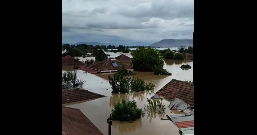 Grčka, ljudi zarobljeni u selu