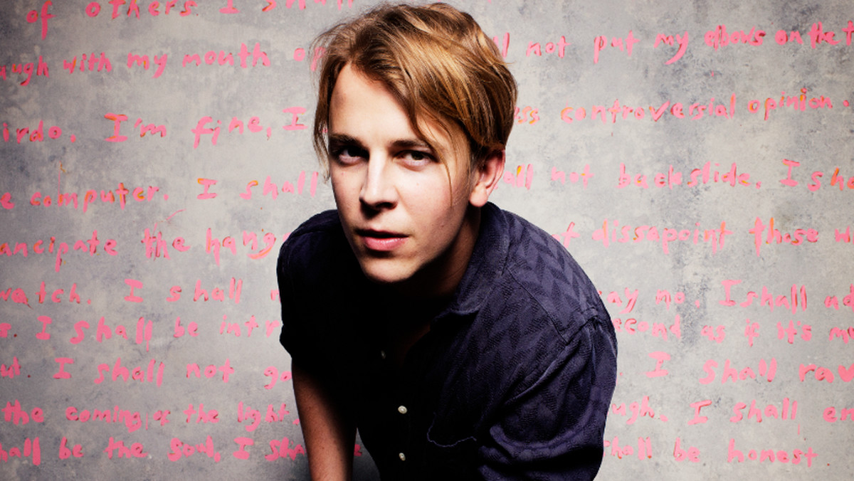 Odkąd Tom Odell dzięki piosence "Another Love" zyskał popularność i szacunek krytyków, zaczął być nazywany "nowym Eltonem Johnem". Porównania do jego największego idola nadal nie zniknęły, chociaż 25-letni Brytyjczyk przygotowuje się właśnie do wydania drugiej płyty, "Wrong Crowd". Czy takie porównania mu przeszkadzają? O tym i wielu innych rzeczach opowiedział mi niedługo przed jego występem na Orange Warsaw Festival.