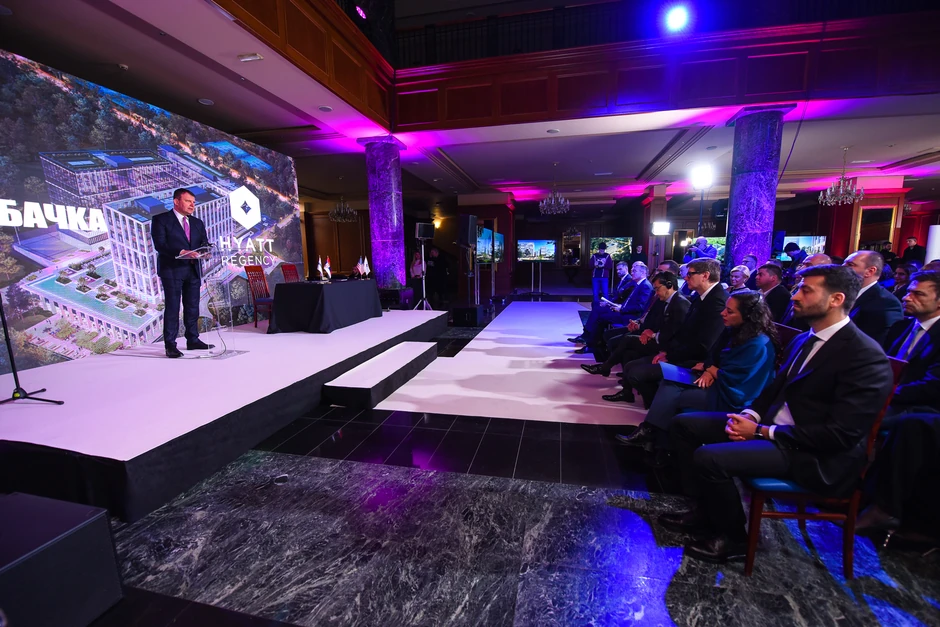 Predsednik-Mirovic-prisustvovao-potpisivanju-ugovora-o-razvoju-i-izgradnji-hotela-„Hyatt-Regency-Novi-Sad-27