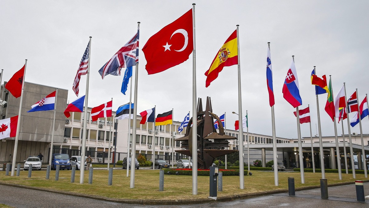 Szef NATO Jens Stoltenber powtórzył, że wszyscy sojusznicy są solidarni z Turcją w jej walce z terroryzmem