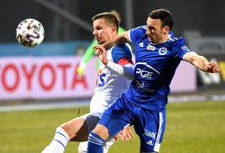 Lech zawiódł w Lidze Europy i nadal zawodzi w Ekstraklasie. Strata do Legii coraz większa