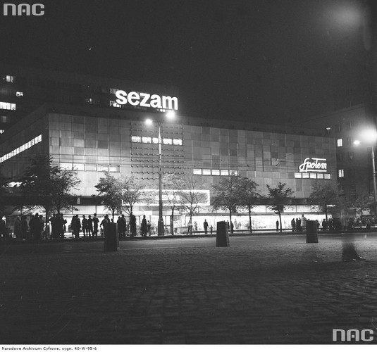 Sezam otwarto w sobotę 11 października 1969 r. w samo południe.