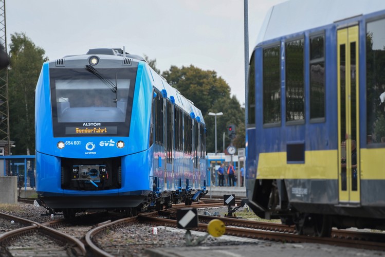 Alstom Coradia iLint - pierwszy na świecie pociąg napędzany wodorem