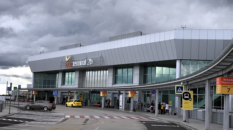 Lassabb a határátkelés a reptéren is, technikai hiba történt / Fotó: Pozsonyi Zita