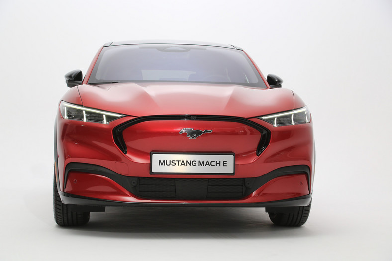 Nowy Ford Mustang Mach-E. Przejedzie na prądzie nawet 610 km!