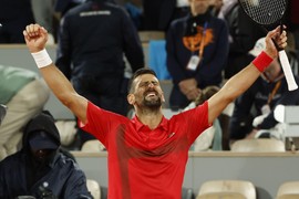 Novaka sinoć sa tribina BODRILA KUMA i ceo stadion GLEDAO JE SAMO U NJU: Nataša je lepotica HOLIVUDSKOG STASA, model i arhitekta, a nama je otkrila KAKAV JE NOLE PRIVATNO