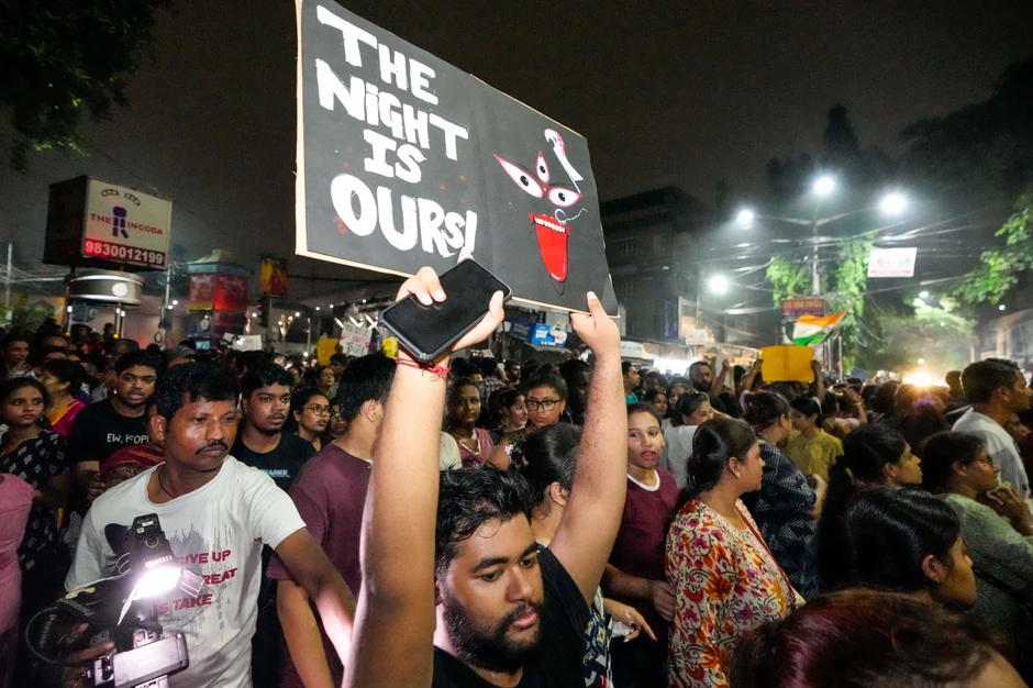 Protesti u Kakluti, Indija, 14. avgusta, nakon ubistva i silovanja doktorke