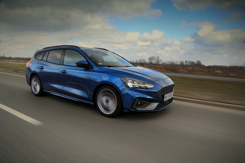 Ford Focus ST diesel kombi dużo frajdy przy niskim