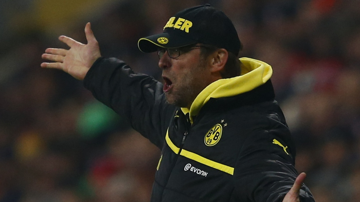 Borussia Dortmund zdementowała plotki dotyczące porozumienia ws. transferu Edina Dzeko z Manchesteru City. Szef Borussii - Hans-Joachim Watzke określił te spekulacje jako "nonsens", trener Juergen Klopp mówił o "kaczce dziennikarskiej".