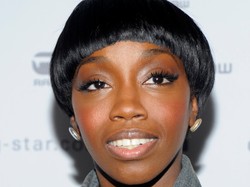 Estelle daje z siebie wszystko