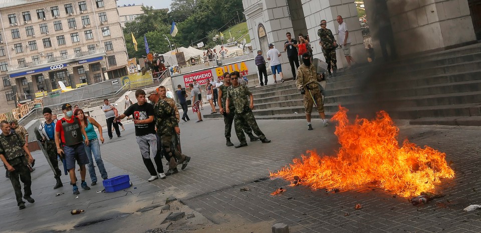 UKRAINE CRISIS  (Cleaning up Independence Square in Kiev)