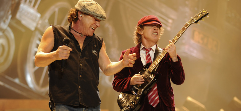 AC/DC: maszyna do szycia riffów