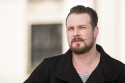 Paweł Małaszyński znów zasłabł na scenie. Co się dzieje z aktorem?