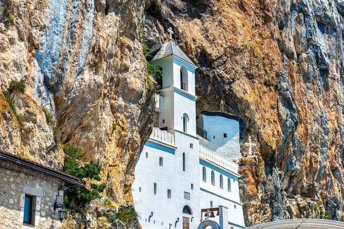 Pred moštima Svetog Vasilija Ostroškog mole se i pravoslavci, i katolici, i muslimani