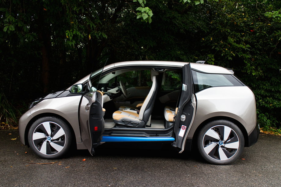 BMW i3 to pierwszy seryjnie produkowany samochód elektryczny tej marki. Zaprezentowano go w 2013 roku. 