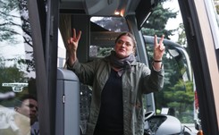 Weekendowy wyjazd posłów PiS. Humory dopisują, mimo zamieszania w rządzie