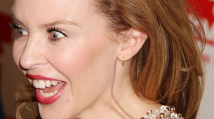 Ajjaj! Mi történt Kylie Minogue arcával?