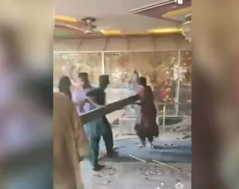 Napad na hinduistički hram u Pakistanu