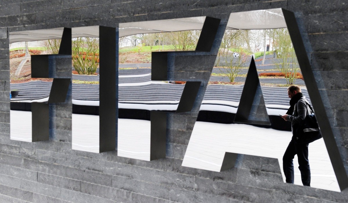 Aresztowania działaczy FIFA. Śledztwo w sprawie przyznania MŚ Rosji i Katarowi