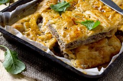 Pyszny obiad na poniedziałek. Podajemy przepis, Ty gotujesz. Elegancka zapiekanka z mięsa z rosołu