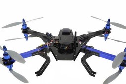 Latający dron 3DR RTF X8 - jeden z flagowych produktów firmy Chrisa Andersona