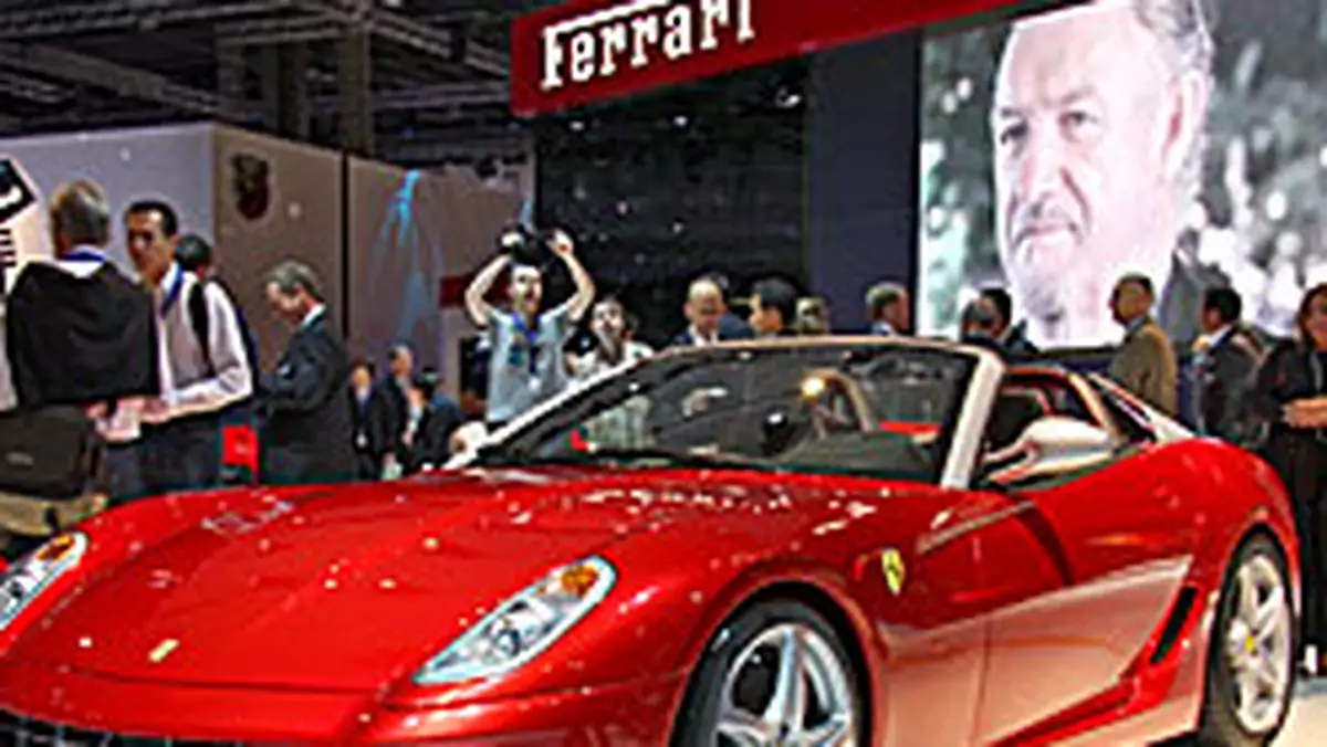 Ferrari daje darmową gwarancję i liczy na boom