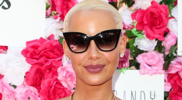 Amber Rose nem bírt magával - Nyilvánosan nyúlt magához 18+