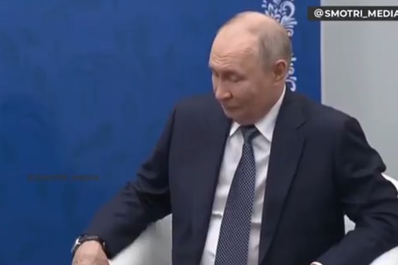 (VIDEO) ŠOK U RUSIJI! Putinov prijatelj mu "sasuo" u lice predlog za Ukrajinu pred kamerama: Pogledajte njegovu reakciju