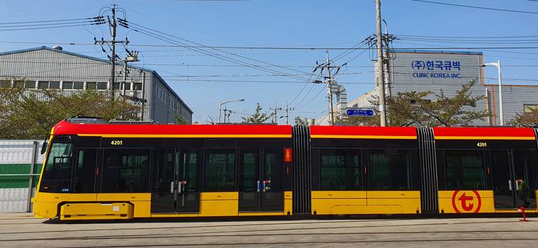Nowe warszawskie tramwaje wprost z Korei. Taki pojazd wcześniej nie istniał