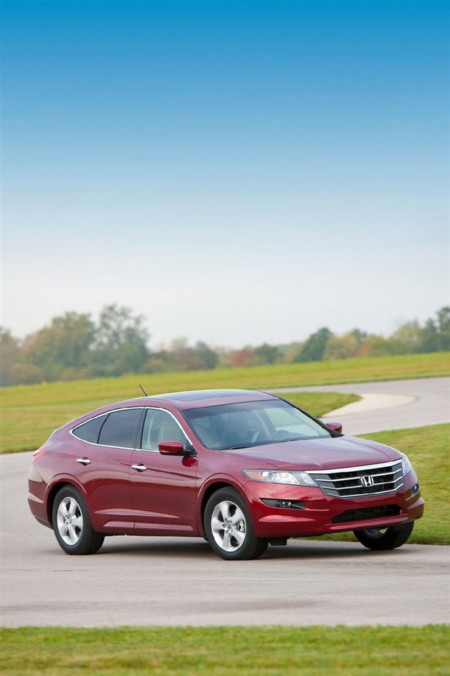 Honda Accord Crosstour - Crossover w amerykańskich salonach