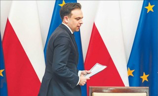 Budżet w marcu: słabsze dochody z VAT, mocniejszy CIT, wzrost wydatków za sprawą spłaty obligacji covidowych PFR