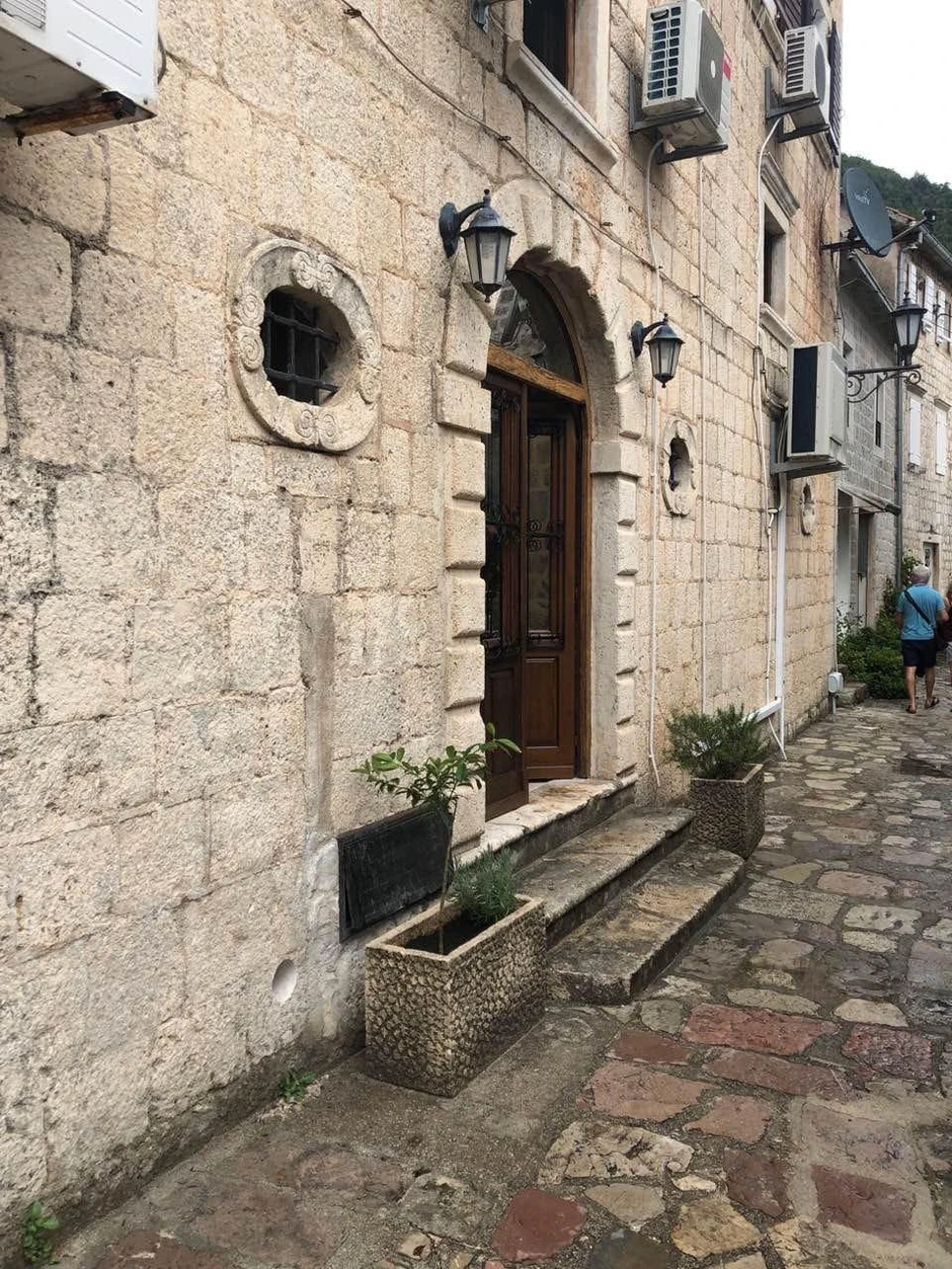 Saša Matić - kuća u Crnoj Gori