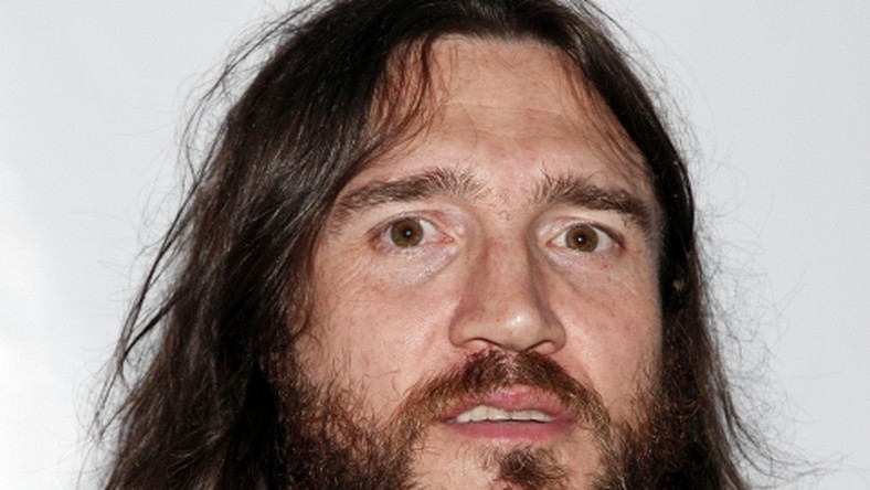 John Frusciante, były gitarzysta Red Hot Chili Peppers, zapowiedział wydanie EP-ki oraz albumu długogrającego jeszcze w tym roku.