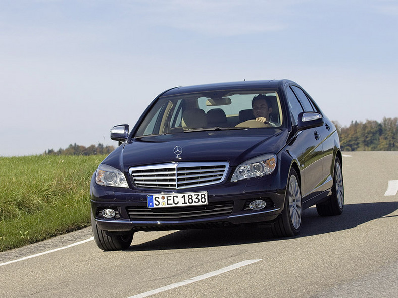 Mercedes-Benz klasy C: nowa generacja napędu na cztery koła 4Matic