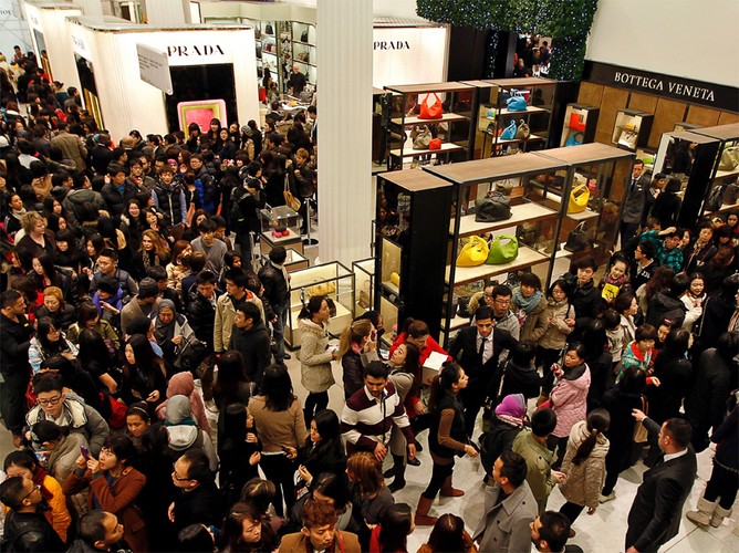 Najbardziej zdeterminowani wracali do domów ze stertą zakupów