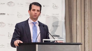 Donald Trump Jr. z odciętym ogonem słonia w dłoni. Zdjęcie oburzyło internautów