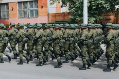 Rosja mąci pod granicą NATO i Ukrainy. 'Chcą wysłać 10 tys. żołnierzy'