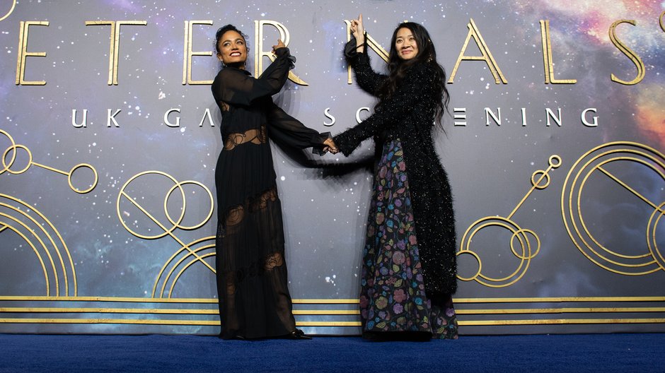  Lauren Ridloff i Chloé Zhao na premierze "Eternals"