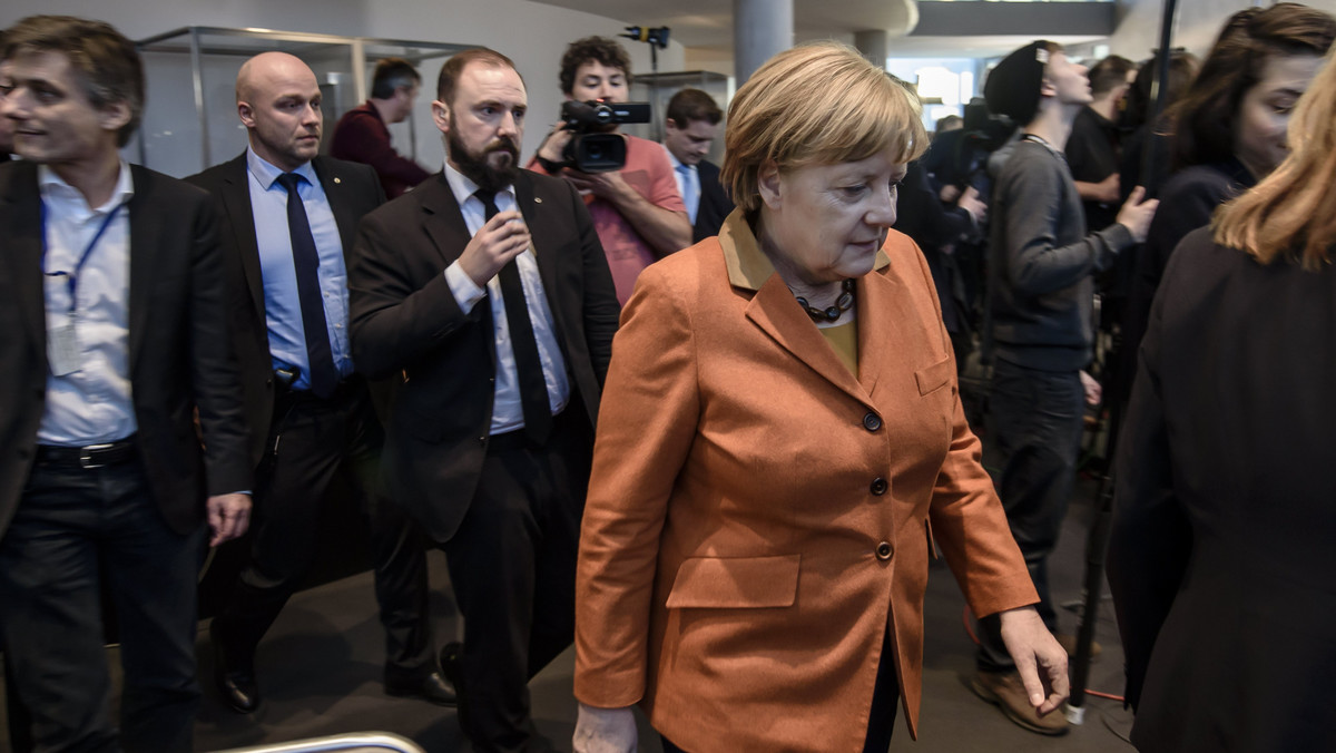 Gdyby szef rządu był w Niemczech wyłaniany w wyborach bezpośrednich, to kandydat socjaldemokratycznej SPD i były szef Parlamentu Europejskiego Martin Schulz pokonałby obecną chadecką kanclerz Angelę Merkel - wynika z opublikowanego dziś sondażu.