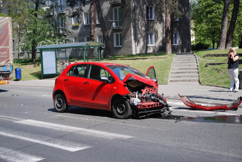 Auto po wypadku – niby do naprawy, ale formalnie nie zawsze się to opłaca