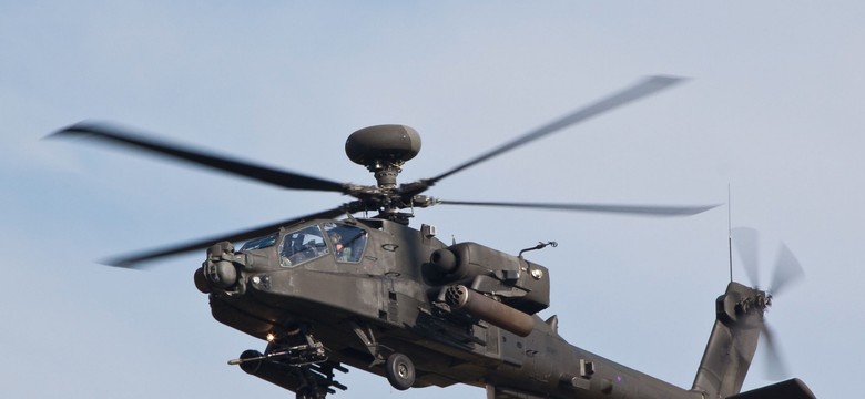 USA przerzucą do Polski z Grecji 12 śmigłowców bojowych AH-64 Apache