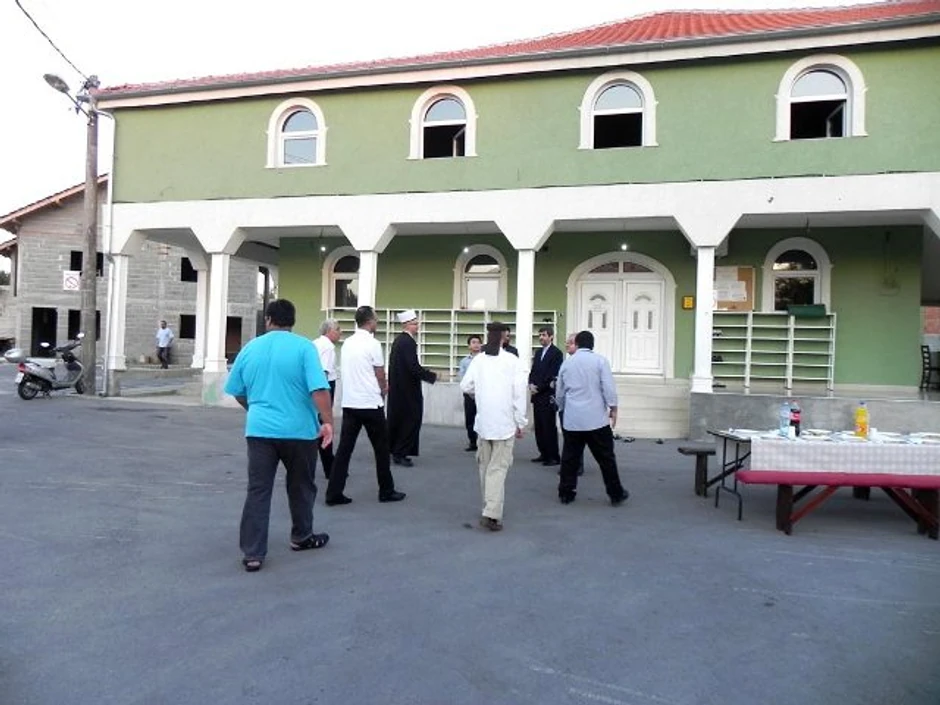 Mesdžid u Borči otvoren još 2004.