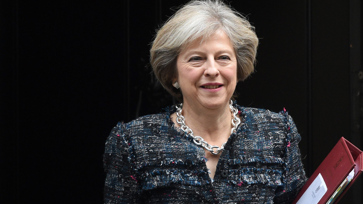 Brytyjska premier Theresa May weźmie udział dziś w swoim pierwszym szczycie Rady Europejskiej i wykorzysta okazję, aby podkreślić, że decyzja o wyjściu jej kraju z UE jest nieodwracalna - poinformowały PAP źródła w kancelarii May.