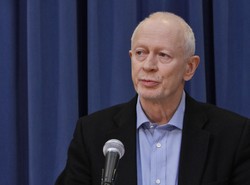 Minister Boni o e-administracji: Nie doceniłem skali problemu