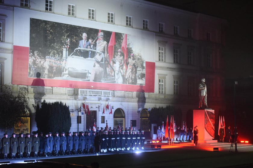 Święto Niepodległości. Odsłonięcie pomnika Lecha Kaczyńskiego