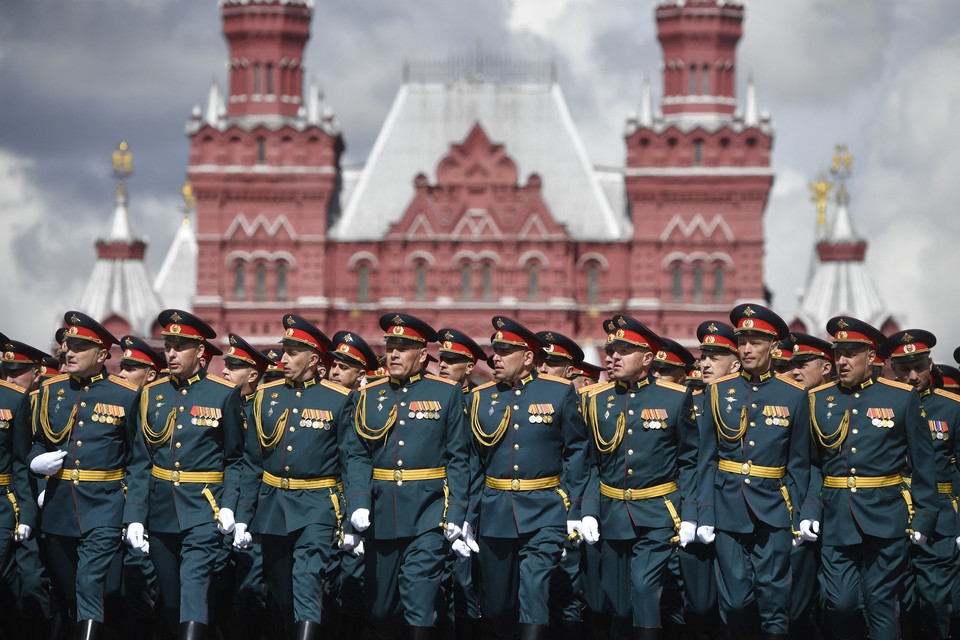 Parada z okazji Dnia Zwycięstwa na placu Czerwonym w Moskwie