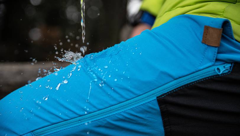 Regenhosen für Damen im Vergleich: Die beste Kleidung für jedes Wetter