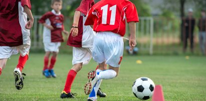 Karetki nie wysłano, choć 12-latek płakał z bólu. Miał pęknięty kręg