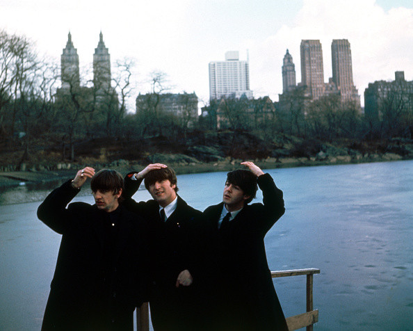 Od lewej: Ringo Starr, John Lennon i  Paul McCartney w Nowym Jorku, 1964 r.
