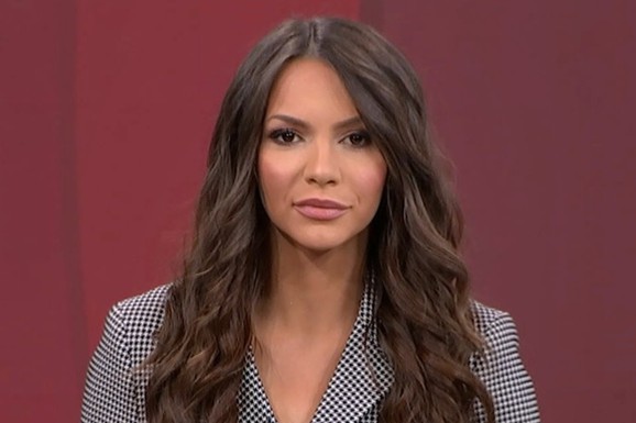 MUŠKARCI POLUDELI ZA NOVOM VODITELJKOM RTS-A Nikolina je završila težak fakultet, a evo šta je radila pre vođenja Jutarnjeg programa